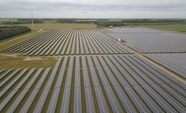 Kredito unija „Magnus“, bankams atsukus nugarą, suteikė reikšmingą paskolą saulės elektrinių vystytojai